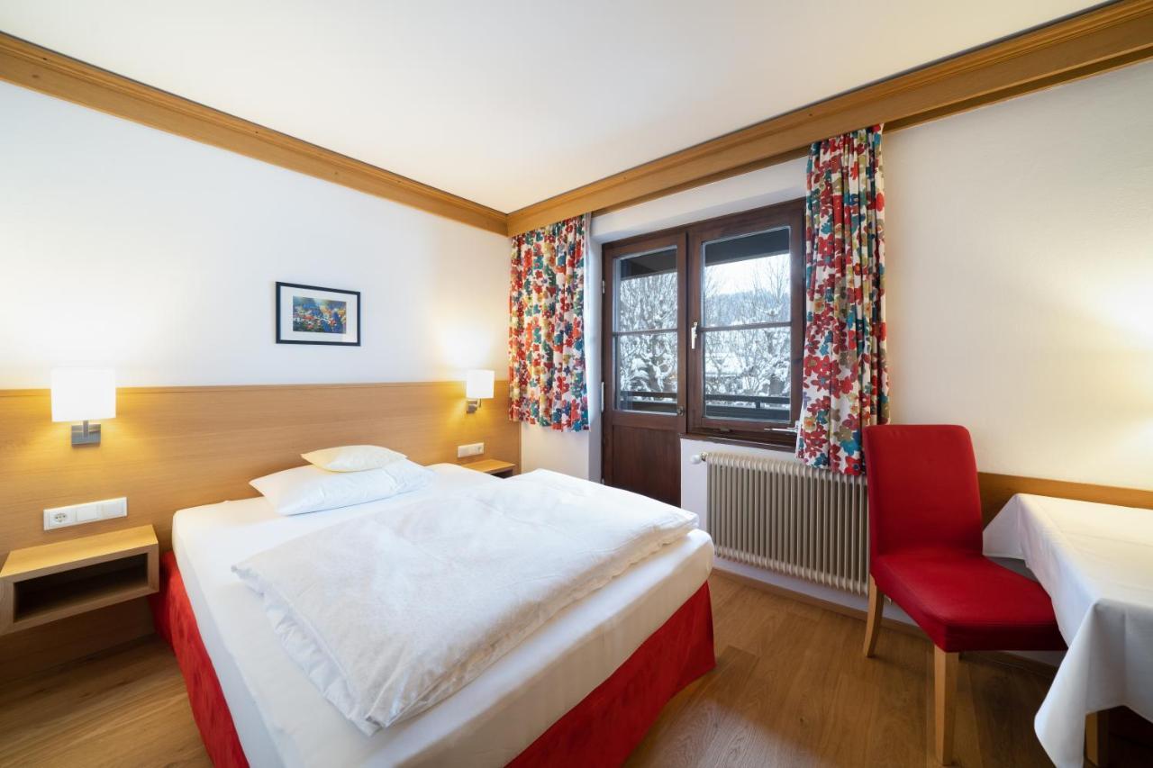 Hotel Zur Post Goldegg Bagian luar foto