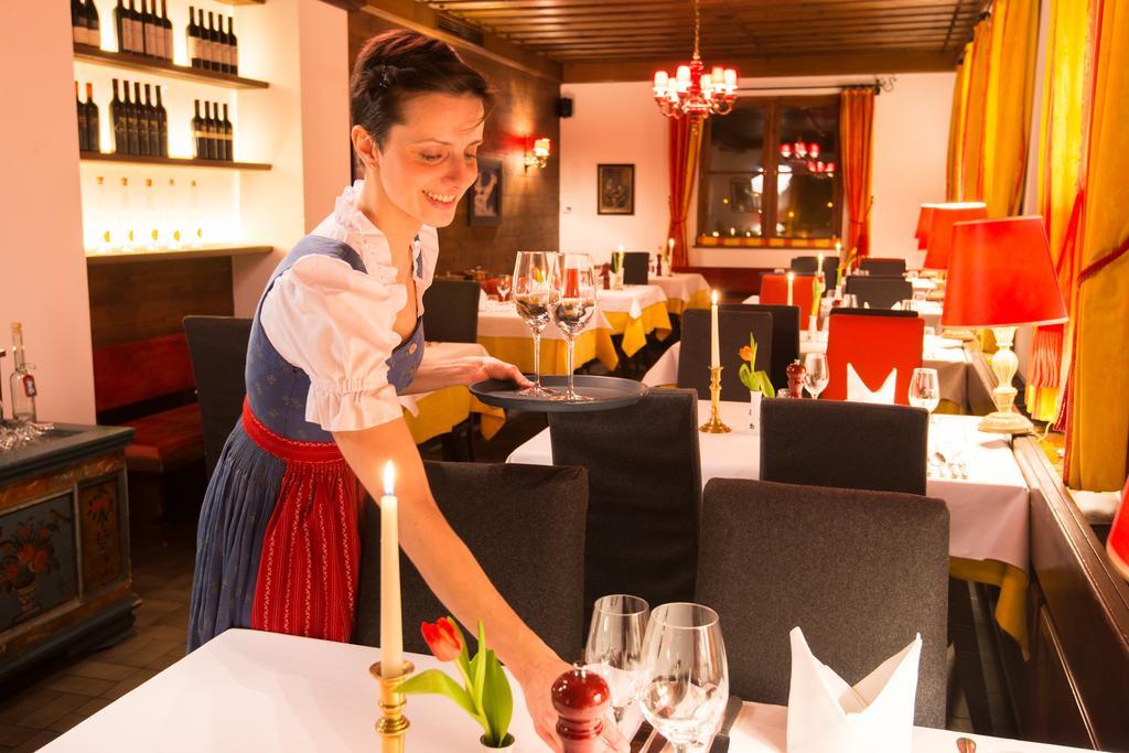 Hotel Zur Post Goldegg Bagian luar foto