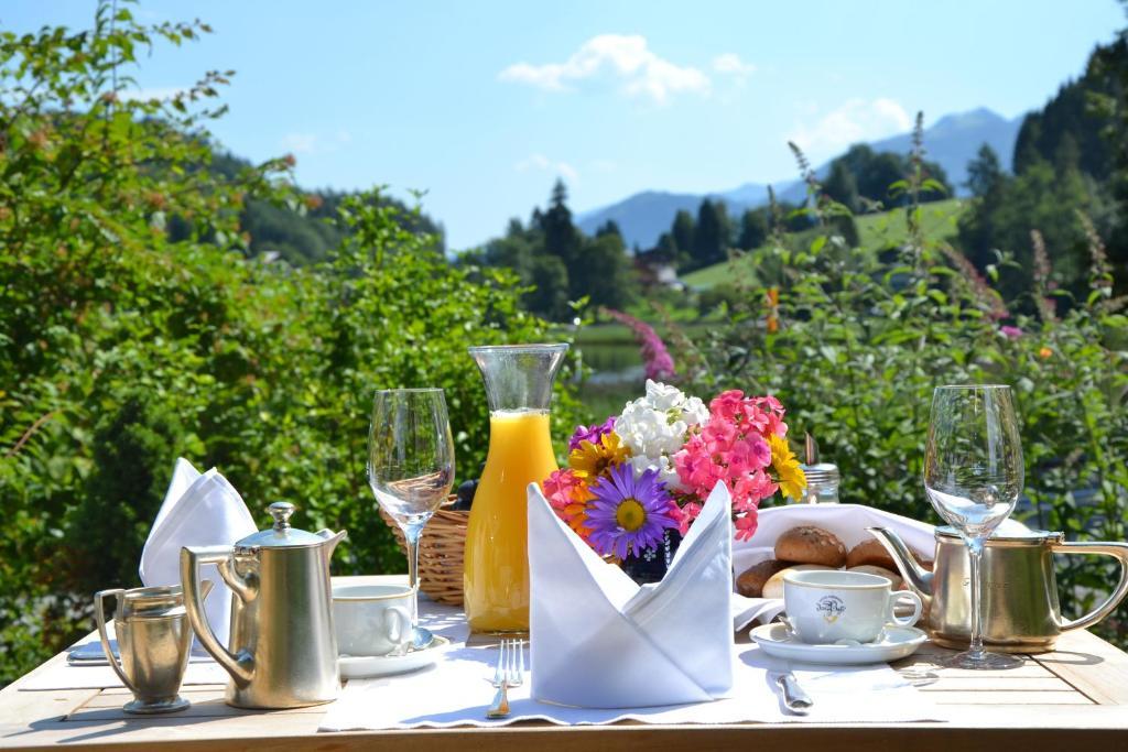 Hotel Zur Post Goldegg Bagian luar foto